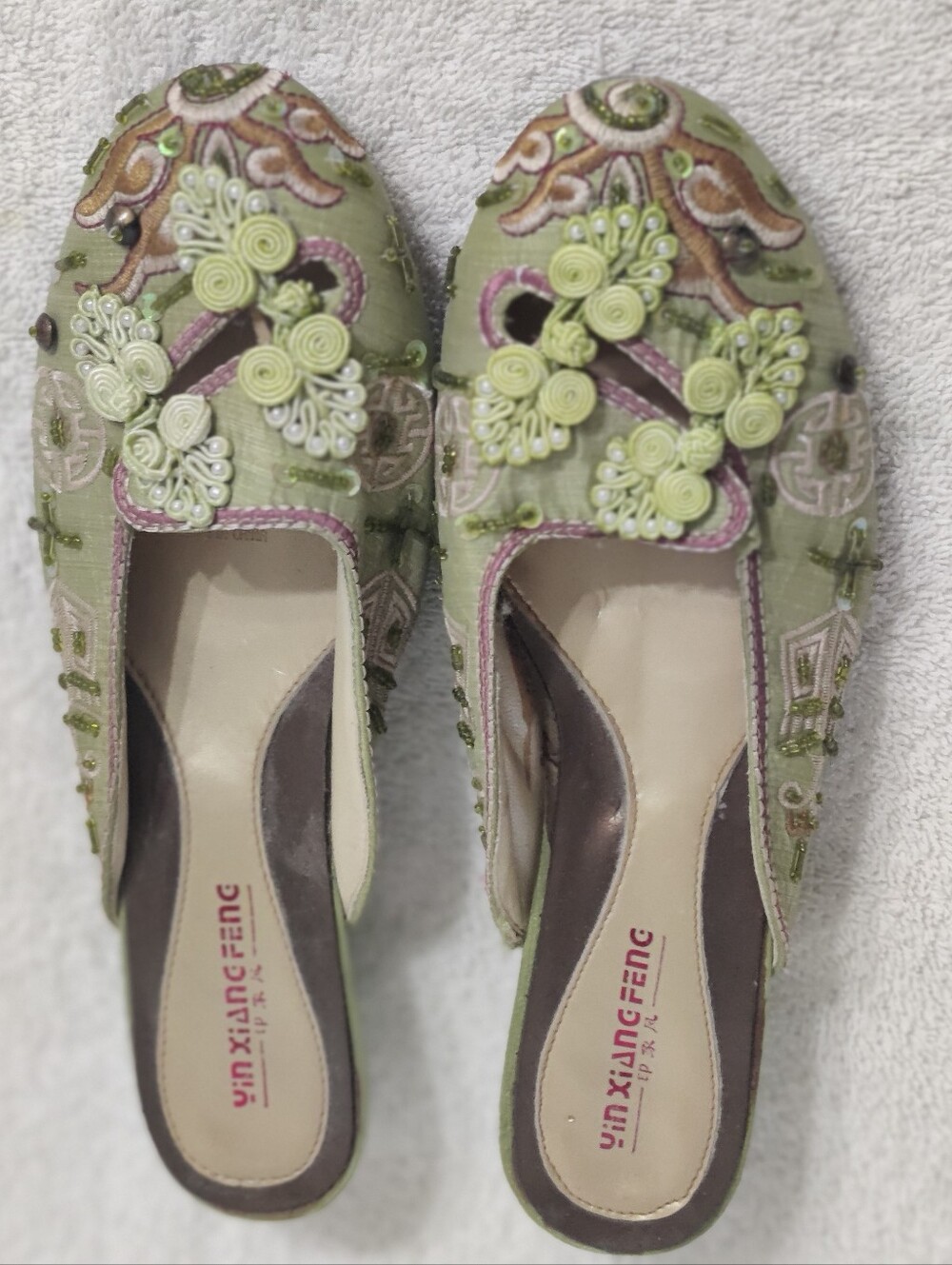 Yin Xiang Feng Embroidered And Beaded Slip-On Mules - Picture 2 of 9